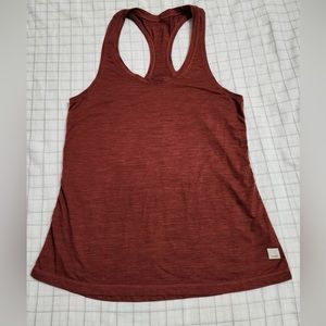 Vuori Women’s tank top size burgundy color